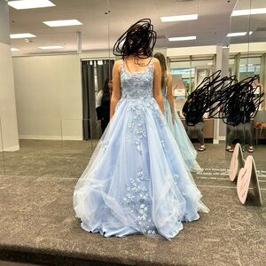 Beautiful size 8 dress for sale! Never worn. Pageant/prom/quinceanera.